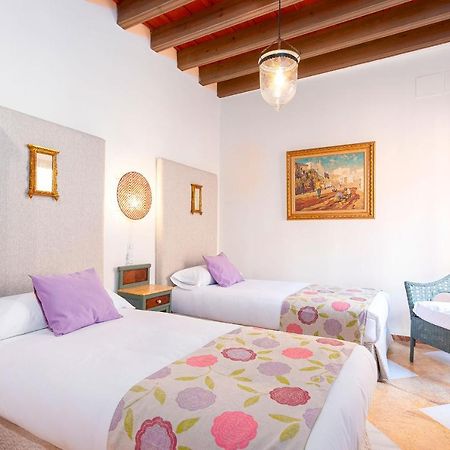 Genteel Home Campamento Sevilla Bagian luar foto