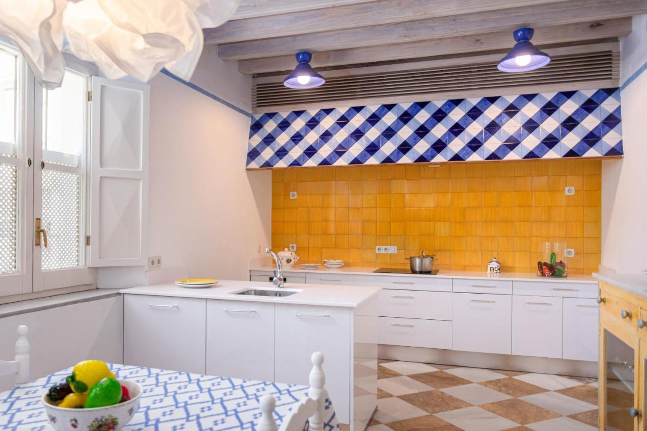 Genteel Home Campamento Sevilla Bagian luar foto