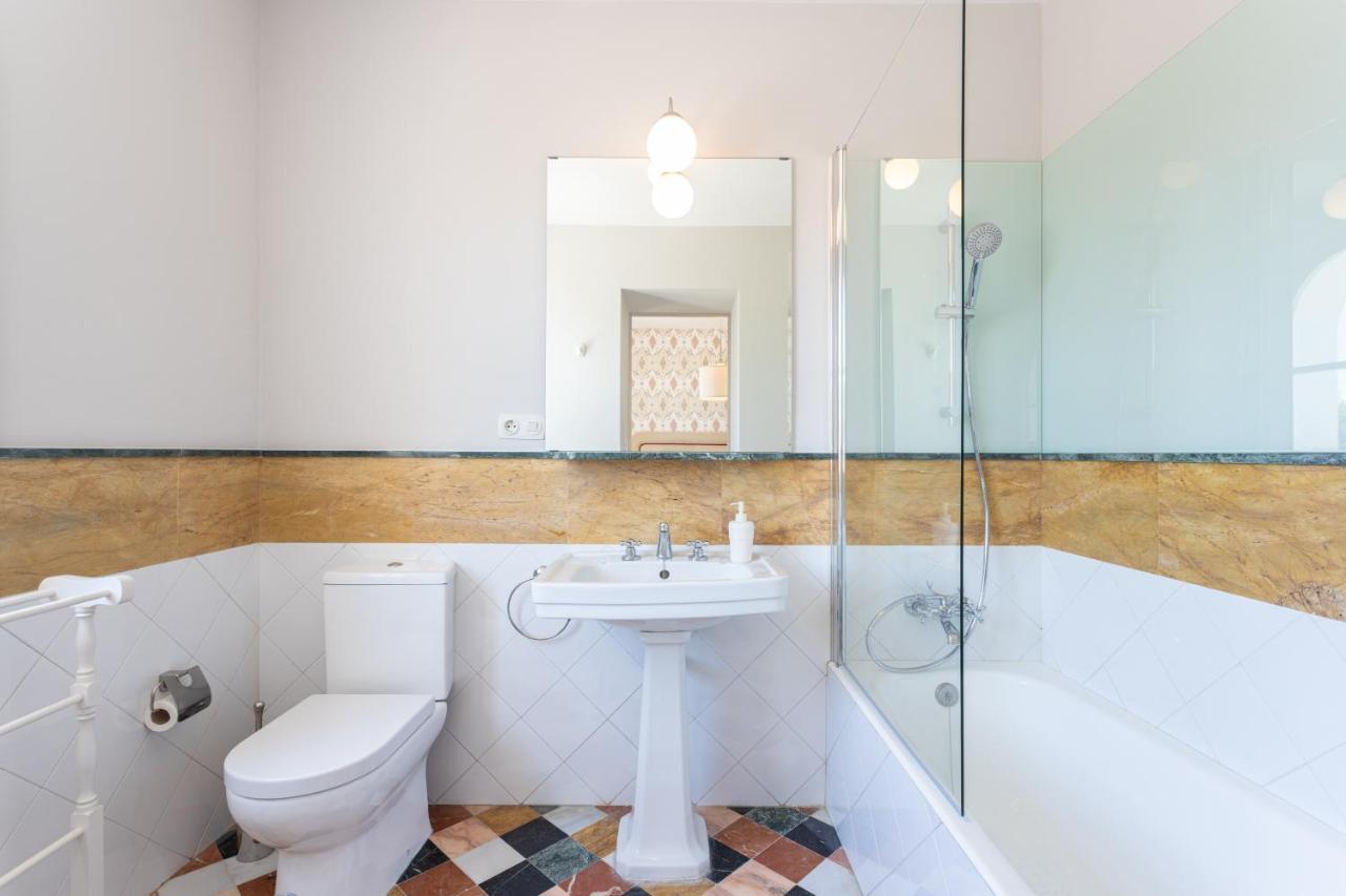 Genteel Home Campamento Sevilla Bagian luar foto