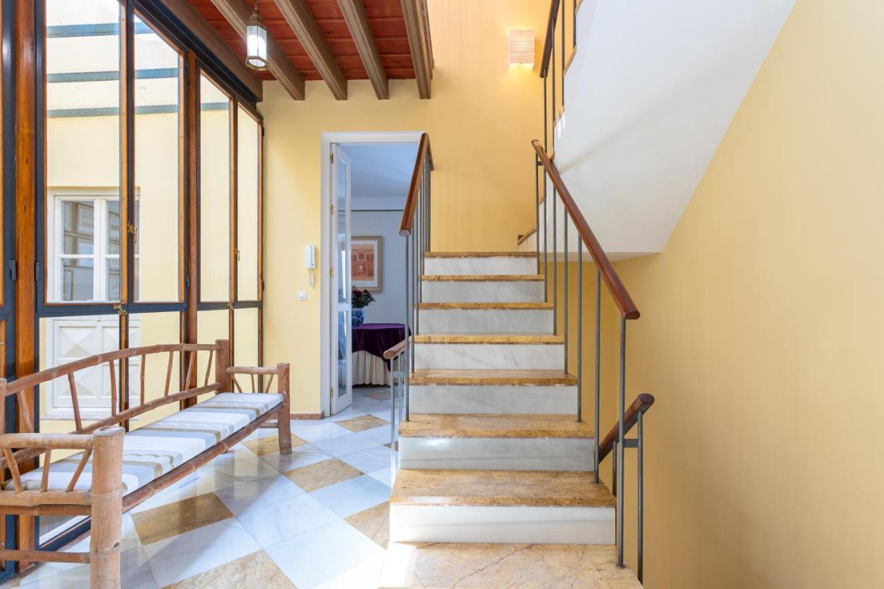 Genteel Home Campamento Sevilla Bagian luar foto