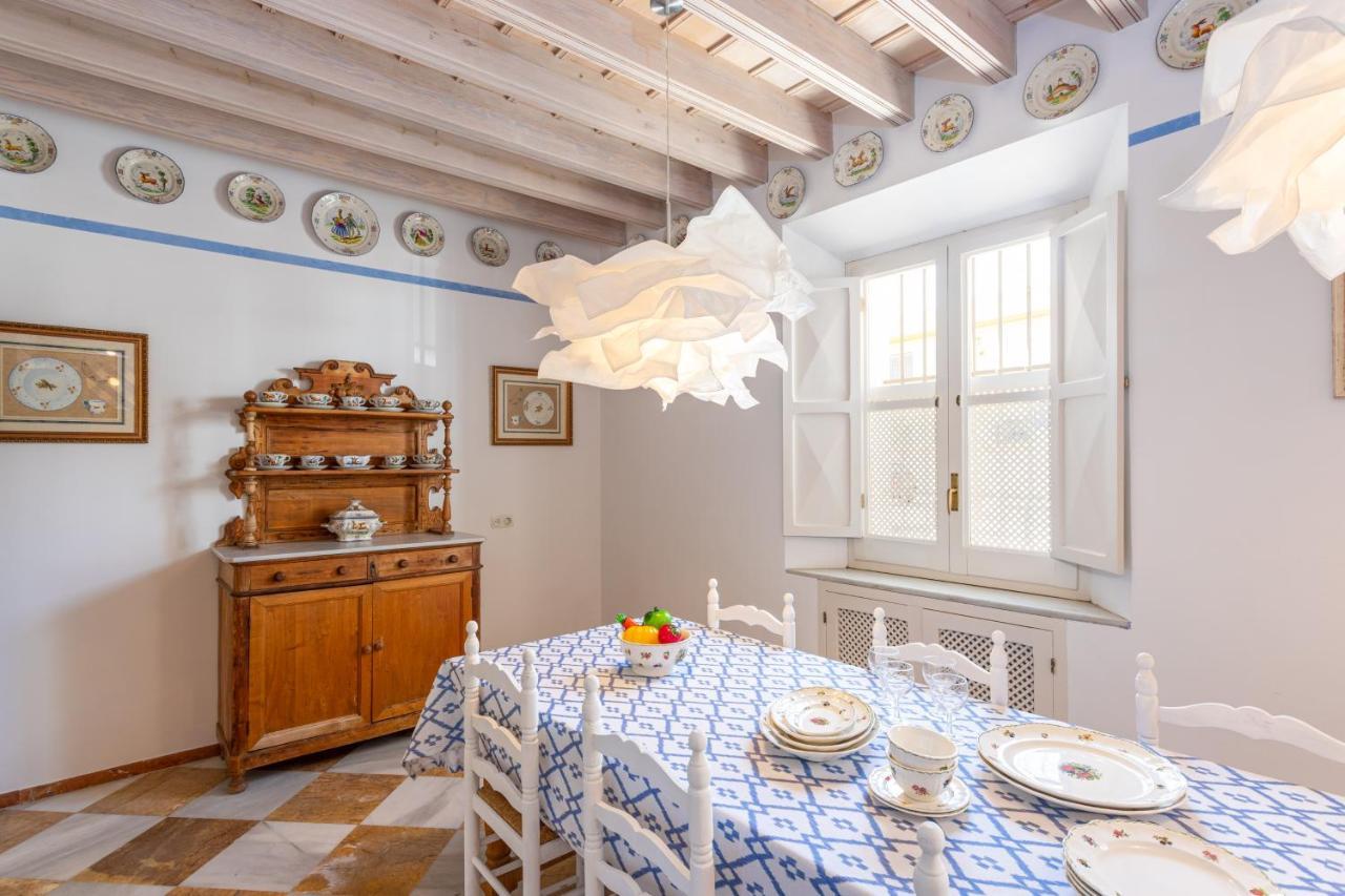 Genteel Home Campamento Sevilla Bagian luar foto