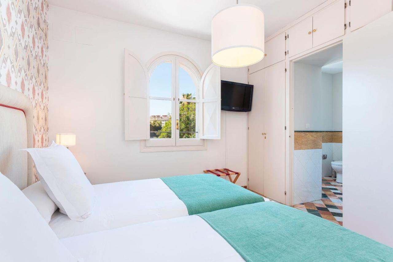 Genteel Home Campamento Sevilla Bagian luar foto
