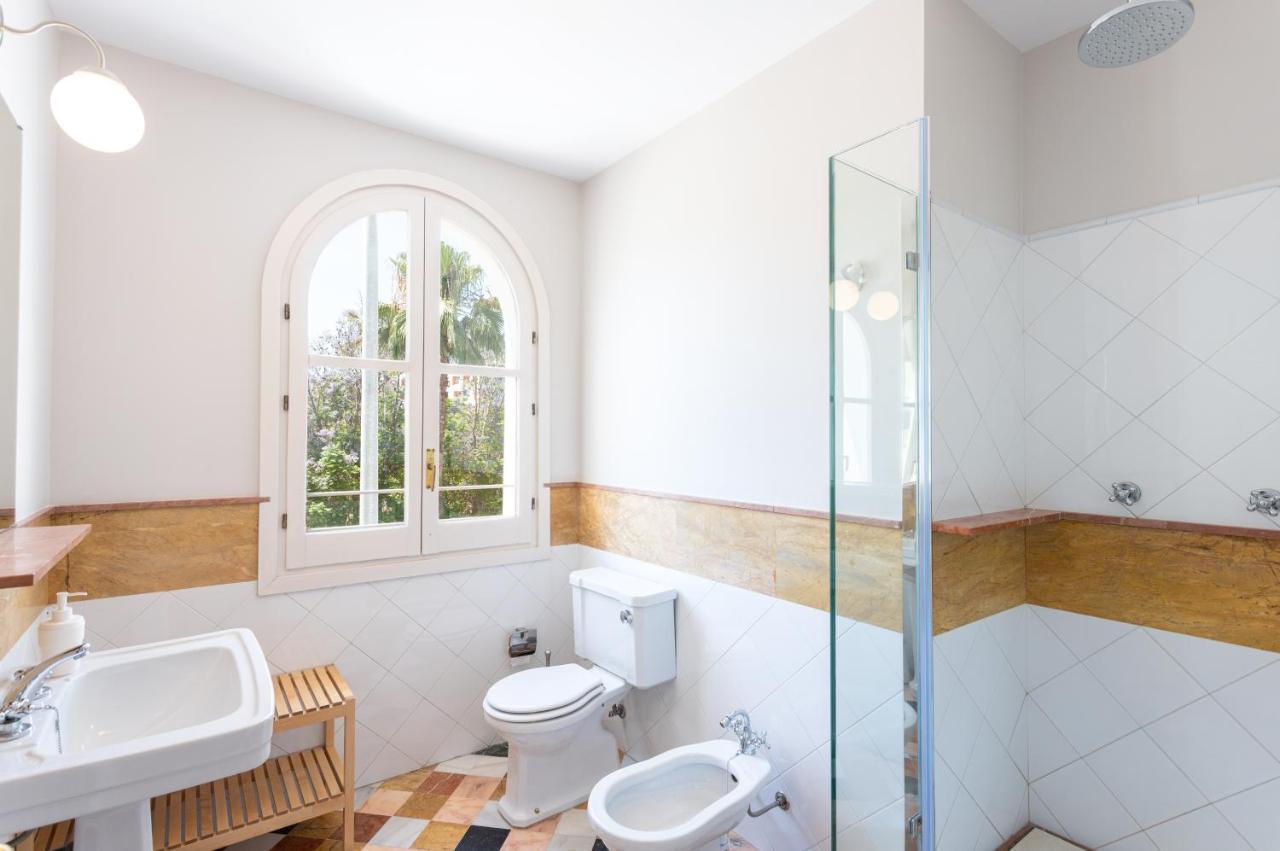 Genteel Home Campamento Sevilla Bagian luar foto