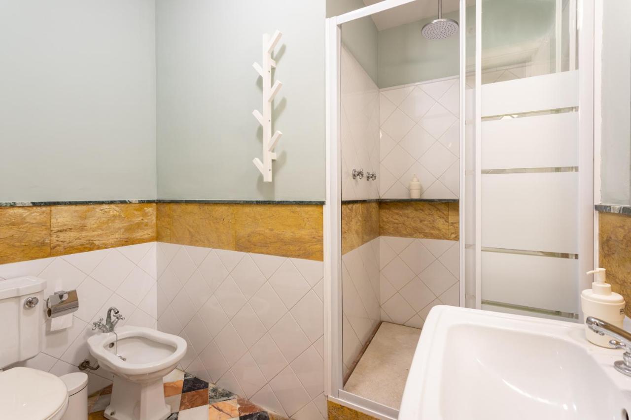 Genteel Home Campamento Sevilla Bagian luar foto