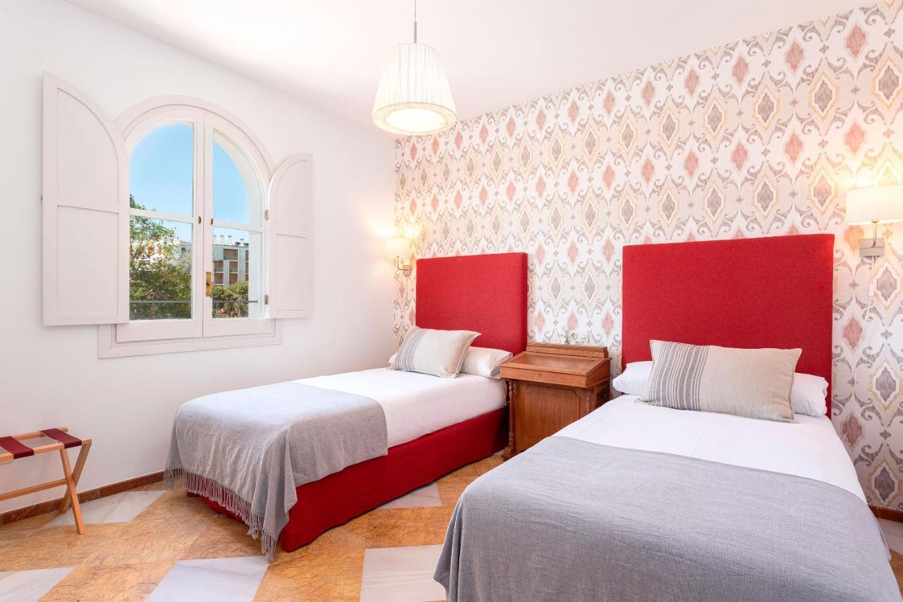 Genteel Home Campamento Sevilla Bagian luar foto